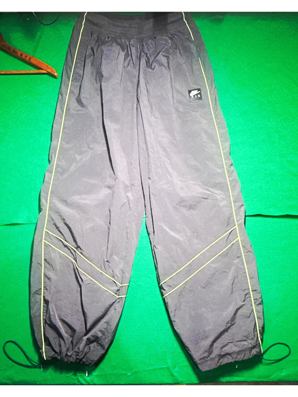 Nike Air Men's Woven Track Pants Anthracite Windrunner Baggy Parachute Small